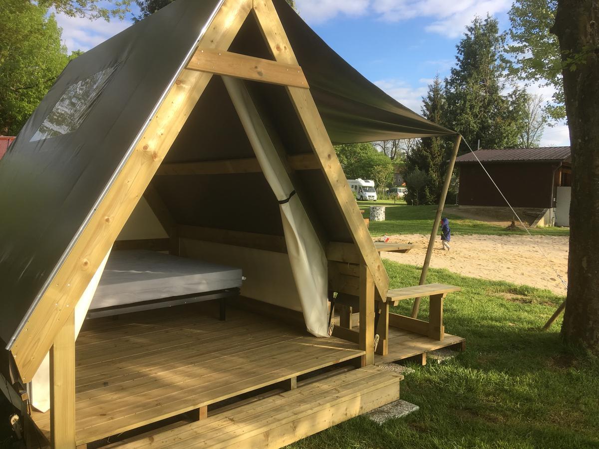 Camping Des Ribieres Confolens Εξωτερικό φωτογραφία