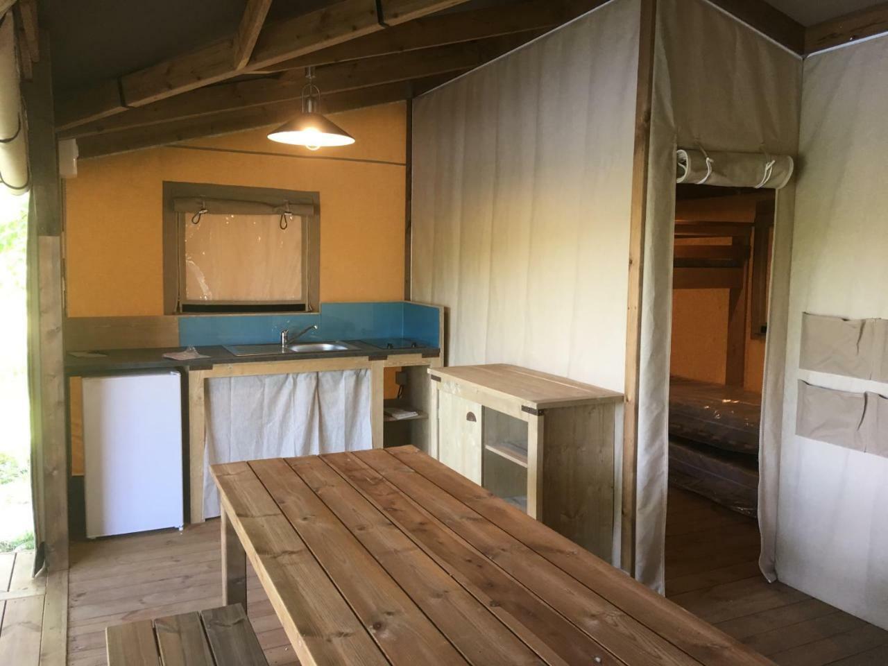 Camping Des Ribieres Confolens Εξωτερικό φωτογραφία